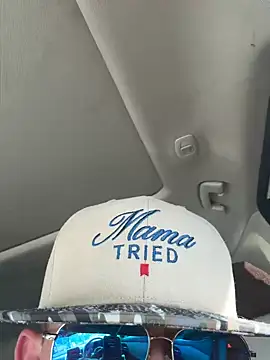 Snapshot of BigDawgzbite69 chatting on 04/20/26, 02:09 BigDawgzbite69 online show from 04/20/26, 02:09