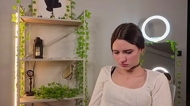 Snapshot of lovergirl4me chatting on 04/20/26, 04:21 lovergirl4me online show from 04/20/26, 04:21