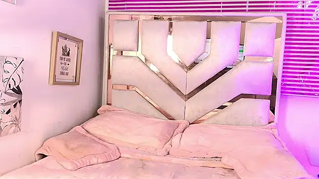 Snapshot of Milf_vero chatting on 04/22/26, 02:40 Milf vero online show from 04/22/26, 02:40