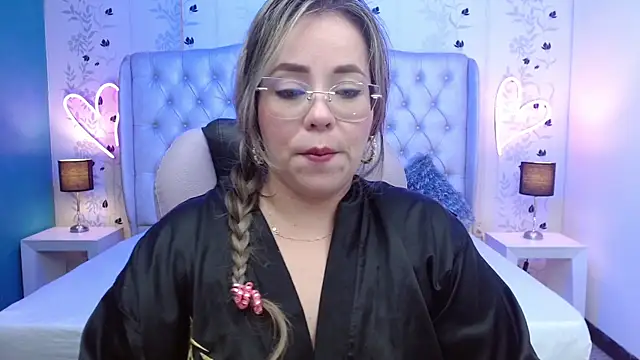 Snapshot of CharlotteSmithy chatting on 05/01/26, 02:21 CharlotteSmithy online show from 05/01/26, 02:21