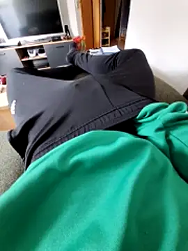 Snapshot of tom138jr chatting on 04/20/26, 03:04 tom138jr online show from 04/20/26, 03:04