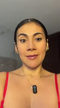 Snapshot of Laia_Hills chatting on 05/19/26, 01:50 Laia Hills online show from 05/19/26, 01:50