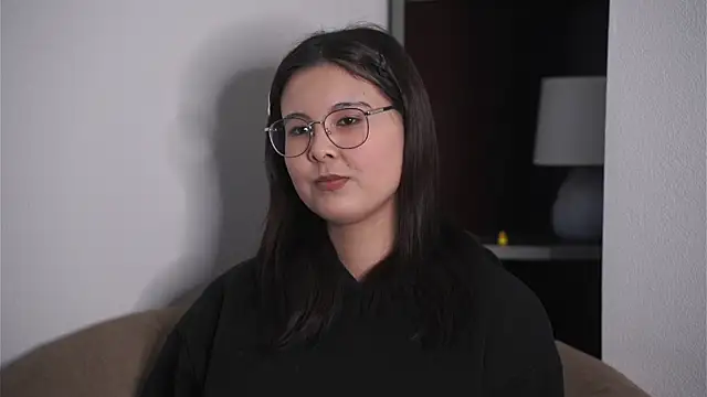 Snapshot of FlorentinaPinson chatting on 04/22/26, 02:18 FlorentinaPinson online show from 04/22/26, 02:18