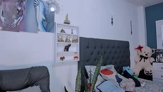 Snapshot of Temis_Selene chatting on 05/19/26, 01:56 Temis Selene online show from 05/19/26, 01:56