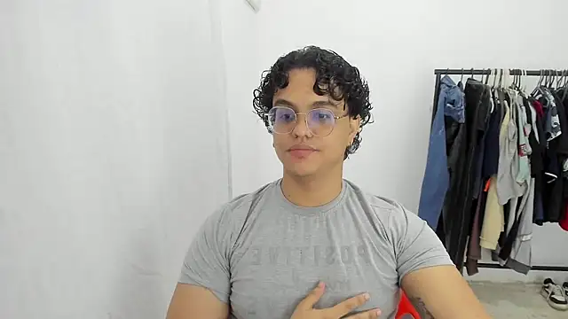 Snapshot of Donatello_versus chatting on 04/20/26, 11:06 Donatello versus online show from 04/20/26, 11:06