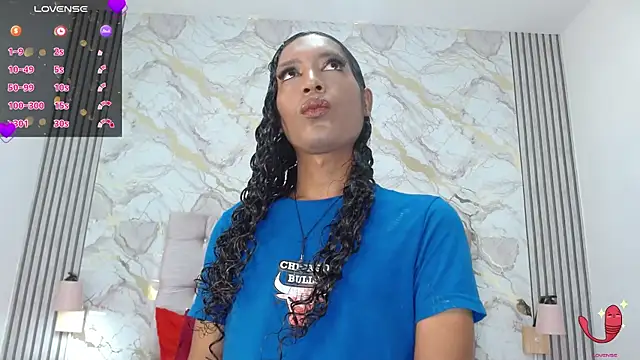 Mia Hiills online show from 05/25/26, 12:33