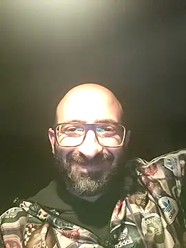 Snapshot of tatuatoreveneto chatting on 04/20/26, 09:49 tatuatoreveneto online show from 04/20/26, 09:49