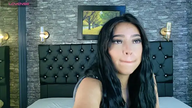 Snapshot of Lulo_Ross chatting on 04/21/26, 05:50 Lulo Ross online show from 04/21/26, 05:50