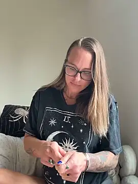 Snapshot of blackwidowlaced chatting on 04/21/26, 08:55 blackwidowlaced online show from 04/21/26, 08:55