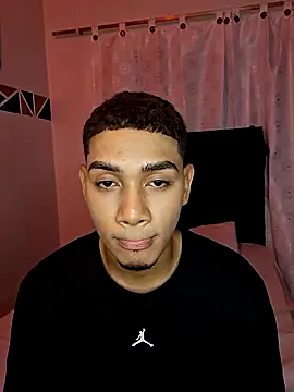 Snapshot of ApoloKiss_ chatting on 04/27/26, 01:03 ApoloKiss online show from 04/27/26, 01:03