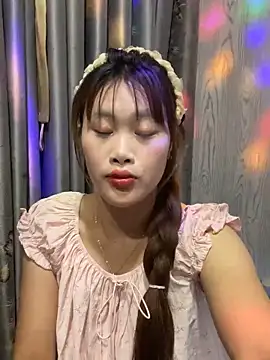 Snapshot of Ly-sexyy chatting on 04/28/26, 04:12 Ly-sexyy online show from 04/28/26, 04:12