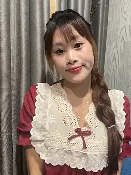 Snapshot of Ly-sexyy chatting on 05/05/26, 04:15 Ly-sexyy online show from 05/05/26, 04:15