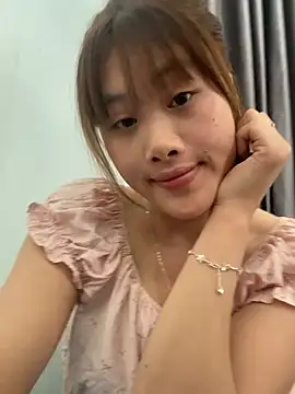 Snapshot of Ly-sexyy chatting on 05/14/26, 04:19 Ly-sexyy online show from 05/14/26, 04:19