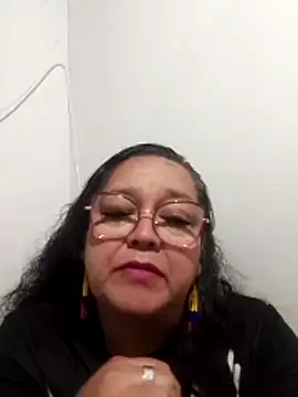 Snapshot of DIOSAREAL50 chatting on 04/23/26, 04:14 DIOSAREAL50 online show from 04/23/26, 04:14