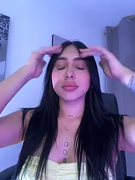 Snapshot of IsabellaNoir_ chatting on 04/22/26, 10:55 IsabellaNoir online show from 04/22/26, 10:55