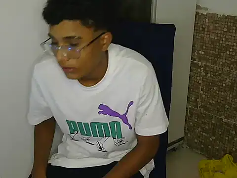 Snapshot of black_jeanss chatting on 04/21/26, 07:50 black jeanss online show from 04/21/26, 07:50