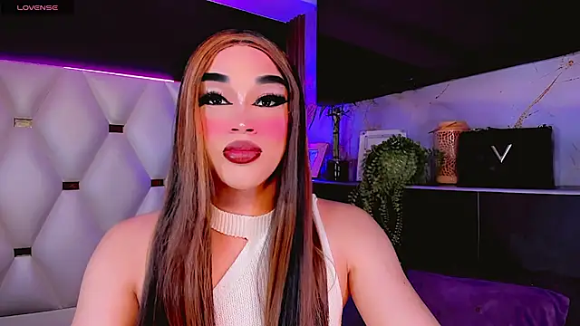 Snapshot of Camila_Vasquezz1 chatting on 06/23/26, 11:52 Camila Vasquezz1 online show from 06/23/26, 11:52