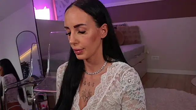 Snapshot of hayleybabe44 chatting on 04/22/26, 08:43 hayleybabe44 online show from 04/22/26, 08:43