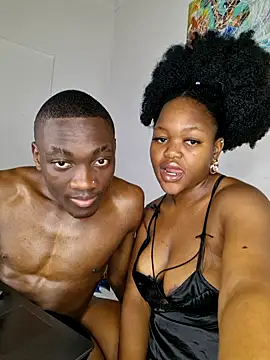 Snapshot of B-E_Temptations chatting on 04/21/26, 01:17 B-E Temptations online show from 04/21/26, 01:17