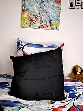 Snapshot of B-E_Temptations chatting on 04/22/26, 02:07 B-E Temptations online show from 04/22/26, 02:07