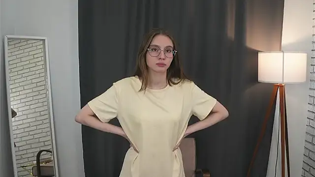 Snapshot of LoveEvinger chatting on 04/22/26, 03:20 LoveEvinger online show from 04/22/26, 03:20