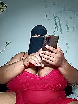 Snapshot of Loly_mor26 chatting on 04/28/26, 05:01 Loly mor26 online show from 04/28/26, 05:01