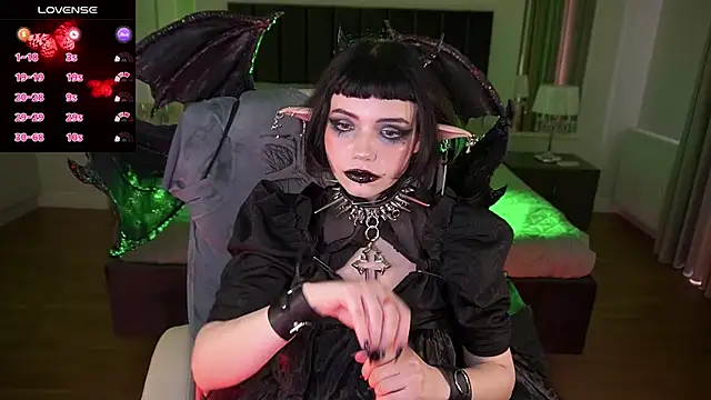 OutfitObsession online show from 05/25/26, 02:01