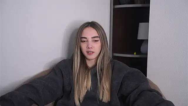 Snapshot of SheliaRafla chatting on 04/22/26, 10:28 SheliaRafla online show from 04/22/26, 10:28