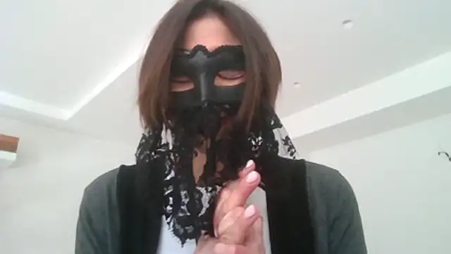 Snapshot of HelenTiAscolta chatting on 04/24/26, 02:08 HelenTiAscolta online show from 04/24/26, 02:08