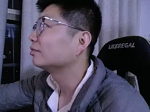 Snapshot of xzls1660 chatting on 04/24/26, 03:14 xzls1660 online show from 04/24/26, 03:14