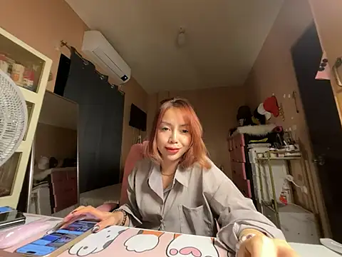 Snapshot of sweet_glam chatting on 04/30/26, 01:39 sweet glam online show from 04/30/26, 01:39