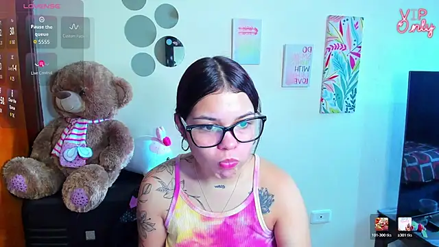 Snapshot of angelina_77 chatting on 05/20/26, 02:12 angelina 77 online show from 05/20/26, 02:12