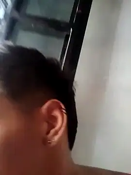 Snapshot of hot_latinox chatting on 05/15/26, 01:40 hot latinox online show from 05/15/26, 01:40