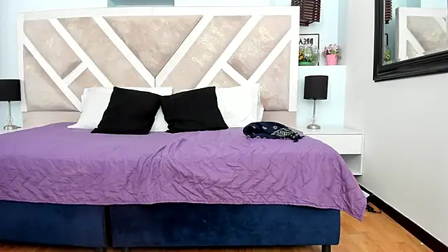 Snapshot of Mia_Velez1 chatting on 04/26/26, 04:10 Mia Velez1 online show from 04/26/26, 04:10