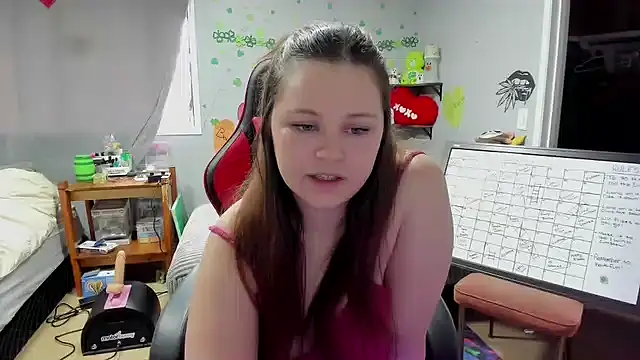 Snapshot of DelilaFields2 chatting on 05/22/26, 06:57 DelilaFields2 online show from 05/22/26, 06:57