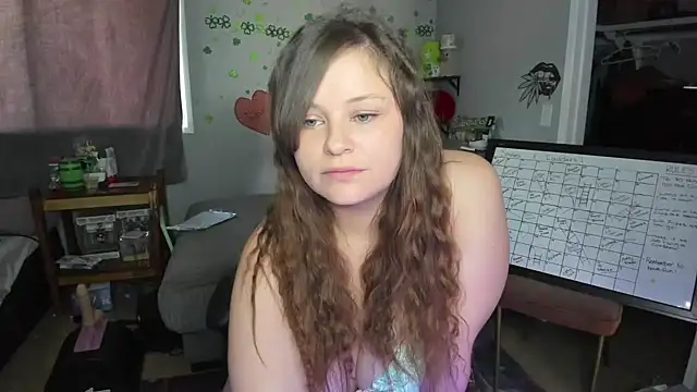 Snapshot of DelilaFields2 chatting on 06/06/26, 08:35 DelilaFields2 online show from 06/06/26, 08:35