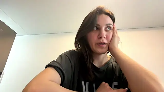 Snapshot of www_Lily13 chatting on 04/24/26, 05:43 www Lily13 online show from 04/24/26, 05:43