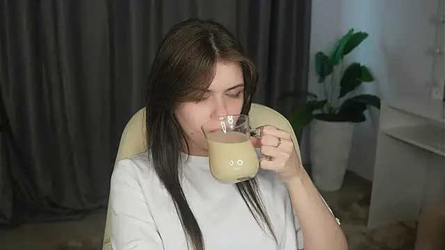 Snapshot of MertieFlechsig chatting on 04/25/26, 03:42 MertieFlechsig online show from 04/25/26, 03:42