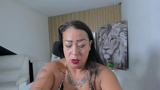 Snapshot of OrianaParra chatting on 04/21/26, 09:17 OrianaParra online show from 04/21/26, 09:17