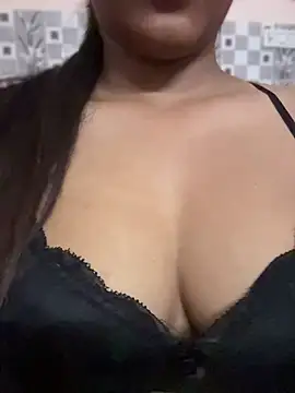 Snapshot of priyaaa201 chatting on 05/05/26, 01:08 priyaaa201 online show from 05/05/26, 01:08