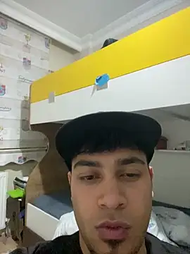 Snapshot of astoperaaa chatting on 04/22/26, 08:21 astoperaaa online show from 04/22/26, 08:21