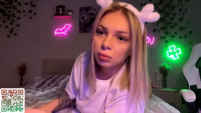Snapshot of CandyRass chatting on 05/03/26, 07:36 CandyRass online show from 05/03/26, 07:36