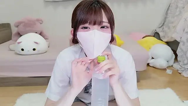hiyo0001 online show from 06/25/26, 04:00