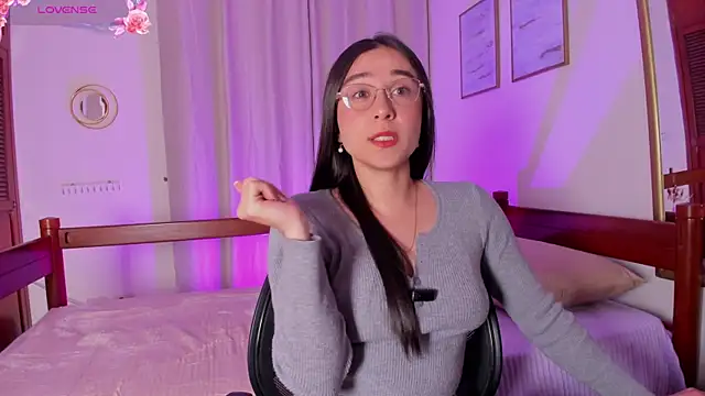 Snapshot of Elisabetta_Amour chatting on 04/26/26, 02:53 Elisabetta Amour online show from 04/26/26, 02:53