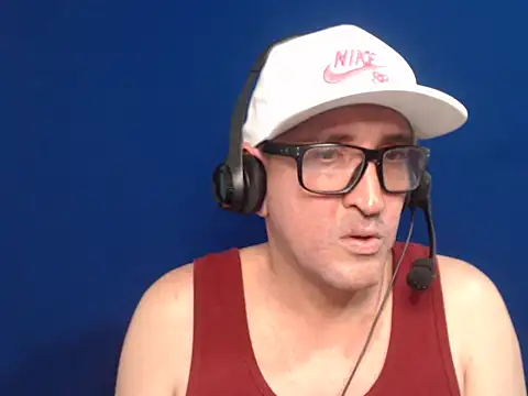 Snapshot of HairyCouple chatting on 04/23/26, 01:29 HairyCouple online show from 04/23/26, 01:29