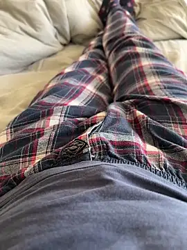 Snapshot of Montclav chatting on 04/25/26, 06:16 Montclav online show from 04/25/26, 06:16