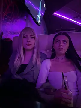 Snapshot of Sweet_Angelss chatting on 04/23/26, 01:35 Sweet Angelss online show from 04/23/26, 01:35