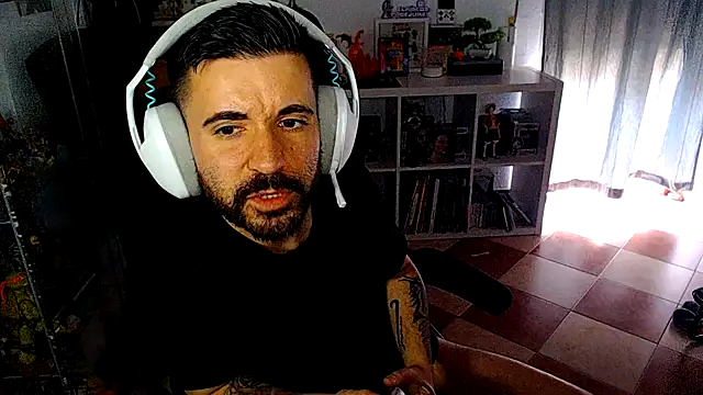 chiquitoconsecreto online show from 04/24/26, 07:33