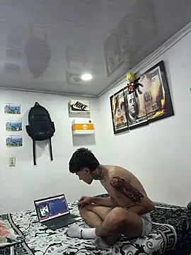 Snapshot of Jackdaniel001_ chatting on 06/01/26, 04:47 Jackdaniel001 online show from 06/01/26, 04:47