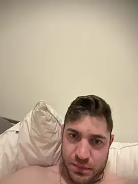 Snapshot of Chexxxyy chatting on 04/22/26, 02:58 Chexxxyy online show from 04/22/26, 02:58